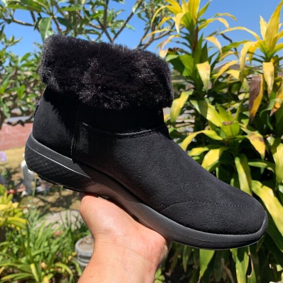 Sketchers On The Go City 2 Gen5 Go Mat Ankle Booties Sz 7 in Black Suede - Picture 1 of 14